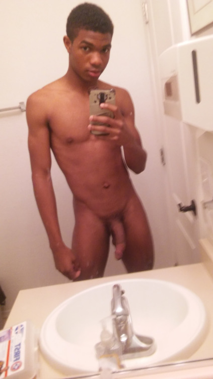 Nude Black Guys Selfies